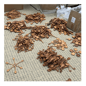 Cuillère en bois classique avec manche en bois naturel 10 ml, écologique, non toxique, pour la cuisine, le mélange, le service des aliments lors de fêtes, fabriquée au Vietnam - Product Image 2