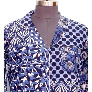 เสื้อเชิ้ตยาวทรงกิโมโนพิมพ์ลายดอกไม้ ผ้าฝ้ายแท้ 100% สำหรับผู้หญิง ทรงเข้ารูป คอวี แขนสามส่วน ติดกระดุม ซักได้ ความยาวครึ่งน่อง เปิดด้านหน้า - Product Image 3