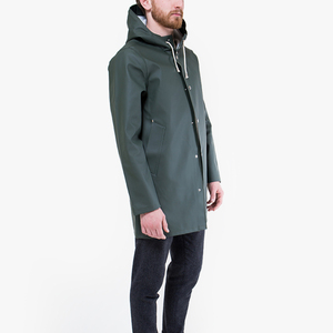 Manteau de pluie long imperméable à capuche pour homme en polyester enduit, fermeture boutonnée, couleur unie, coupe classique avec poches, idéal pour l'extérieur - Product Image 6