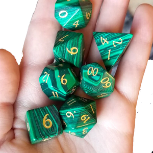 Dés en pierre de haute qualité, malachite, cristal naturel, pierres de guérison Reiki, pierres gravées, ensemble de dés personnalisés, cristal viking. - Product Image 5