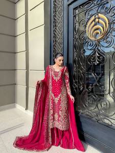 Traje Sharara de Seda Bordado Borgoña Shivam Hub, Top Indio Pakistaní con Dupatta Pesada con Cuentas, Ideal para Bodas y Festivales, de Secado Rápido - Product Image 3