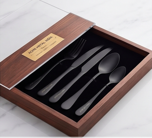 Elegante juego de cubiertos para carne en negro mate, acero inoxidable con revestimiento PVD negro mate para comedor moderno, cocina, restaurante y hotel. - Product Image 3