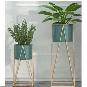 Pot de fleurs moderne en laiton martelé, durable et écologique, personnalisé pour usage domestique, ILAHI's ICOMP-13360 1kg Fabriqué en Inde Non Revêtu - Product Image 2