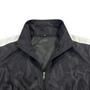 Ensemble de survêtement sportif noir et blanc pour homme avec veste zippée et short, vêtements d'extérieur respirants en polyester pour l'été - Product Image 4