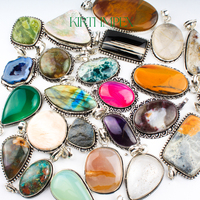 Haute qualité femmes grand cristal Chic pendentifs pierres précieuses assorties plaqué or laiton chrétien tendance chaud en gros accessoire