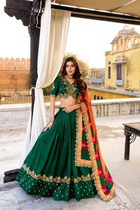 Nouvelle tenue de fête en soie Vichitra, Lehenga Choli avec broderie de paillettes et fils. - Product Image 3