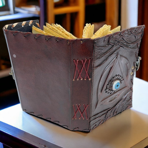 Carnet en cuir marron gaufré Triangle de l'Œil Maléfique, carnet gothique fait main, grimoire d'Halloween inspiré de Hocus Pocus - Product Image 4