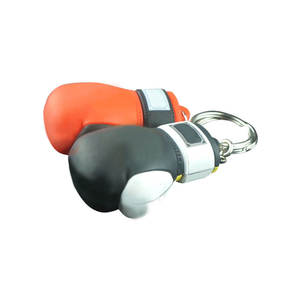 Pendentif de voiture en PVC personnalisé créatif porte-clés sport alliage Uv impression offset mini gants de boxe en caoutchouc 3d dessin animé porte-clés - Product Image 3