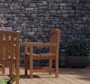 Juego de Mesa de Comedor Cuadrada de Madera de Teca Sólida para Exteriores, 4 Plazas, con Sillas con Brazos y Orificio para Sombrilla, Acabado Natural, Muebles de Jardín y Patio - Product Image 4