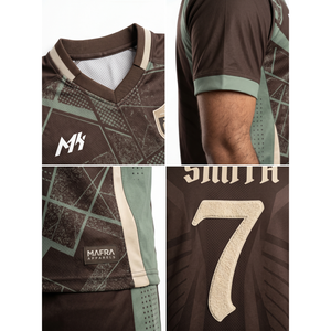 Maillot de football personnalisé pour homme Elite Match 140GSM 100% polyester mesh col en V taille XL fabricant OEM - Product Image 4