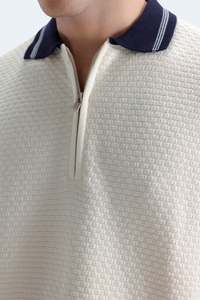 เสื้อเชิ้ตผู้ชายผ้าเนื้อนุ่มถักน้ำหนักเบา 220 กรัม ระบายอากาศได้ดี ดีไซน์ผสมโพลีเอสเตอร์และคอตตอน แขนสั้น สวมใส่สบาย เหมาะสำหรับใส่ในชีวิตประจำวัน - Product Image 4