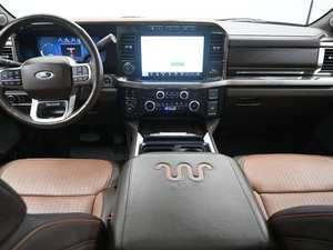 Produit phare : Ford F-450 Super Duty King Ranch Crew Cab 2023 d'occasion, parfaitement entretenu, conduite à gauche, 4x4, Euro III, prêt à rouler - Product Image 6