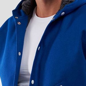 Veste universitaire unisexe en laine rouge avec manches en cuir noir, fermeture éclair sur le devant, patchwork, coupe-vent, style vintage, streetwear urbain - Product Image 6