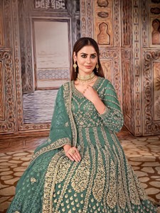 Traje Anarkali Moderno Bordado de Tela de Red Semisellada para Bodas y Diwali - Largo hasta el Suelo, Corte Regular - Product Image 5