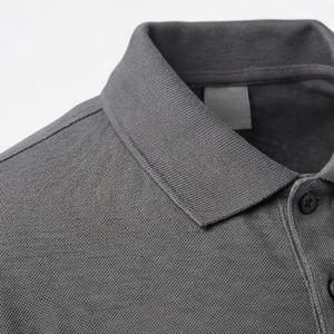 Polo en piqué 100% coton gris à manches courtes pour homme, décontracté, respirant, coupe classique, design tricoté uni - Product Image 4