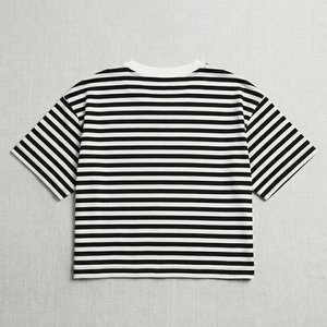 เสื้อยืดผู้หญิงแฟชั่นฤดูร้อนใหม่ แขนครึ่งตัว ทรงปกติ สีขาว สีดำ ลวดลายเรียบง่าย สไตล์ลำลอง แต่งลายปักโลโก้  ย้อมสีพื้น - Product Image 3