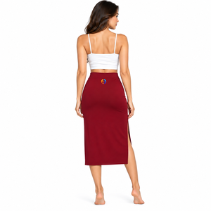 Découvrez le confort au quotidien avec la jupe midi pour femme, dotée d'une finition soignée, d'une longueur équilibrée et d'un tissu doux pour une tenue simple et moderne. - Product Image 2