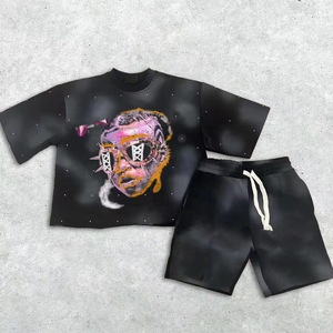 ชุดเสื้อยืดและกางเกงขาสั้นลำลองสำหรับผู้ชายลาย Acid Wash ดีไซน์เก๋ไก๋ประดับด้วย Rhinestone แต่งลายขาดๆ พร้อมปักลายตามสั่งและสกรีนลาย - Product Image 5