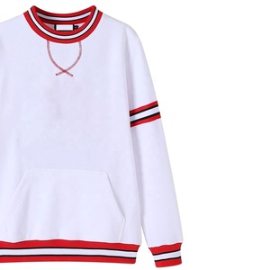Sweat-shirt blanc à col rond pour femme avec bordure à rayures rouges et poche avant, haut décontracté en tricot à manches longues - Product Image 5