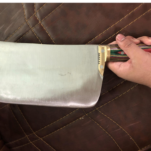 Couteaux de cuisine à manche rouge, vert et noir avec lames larges argentées, embout doré et trois rivets pour hacher, trancher et préparer - Product Image 4