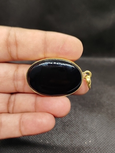 Nuevo Collar de Moda con Colgante Ovalado de Ónix Negro y Baño de Latón Dorado para Mujer, Venta al por Mayor de Fábrica de Joyería - Product Image 2