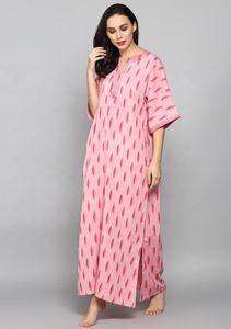 ชุดเดรส caftan ยาวถึงพื้นสีชมพูอ่อนชุดเดรสแบบแขนกุดพิมพ์ลายใบไม้สีชมพูเข้มและลายตะเข็บสำหรับ Summe - Product Image 2