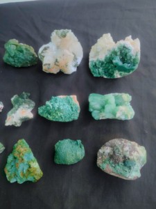 Magnifiques spécimens minéraux naturels de STILBITE vert marécageux - Product Image 3