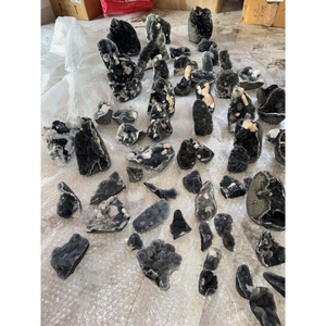 Piedra Preciosa de Calcedonia Negra Oscura Premium, Piedra Pulida Natural para Joyería y Suministro al por Mayor - Product Image 1