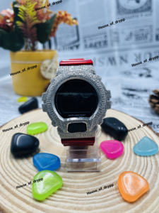 Montre de luxe en argent 925 sertie de moissanite, avec lunette pavée et bracelet rouge, un bijou affirmé - Product Image 3