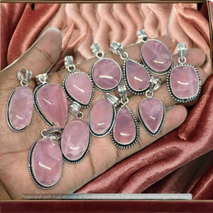 Collier pendentif en quartz rose naturel de haute qualité, gravé, pierre précieuse polie avec un toucher réel, élégant pour l'amour et la guérison énergétique - Product Image 2