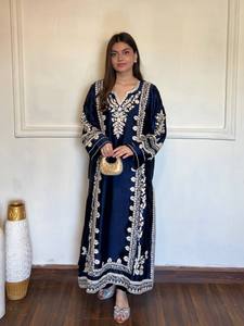 Conjunto Indio-Pakistaní Azul Bordado, Kurta Larga Tipo Terciopelo con Dupatta, Vestido Tradicional para Fiesta o Boda - Product Image 4