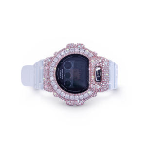 Montre analogique de luxe à cadran rond avec diamants Moissanite, boîtier en métal et bracelet en caoutchouc - Product Image 1
