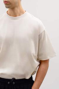 เสื้อยืดผู้ชายดีไซน์ล่าสุด แฟชั่นทันสมัย ผ้าคอตตอนทรงปกติ สกรีนโลโก้ได้ เสื้อยืดลำลองสำหรับฤดูร้อน - Product Image 4