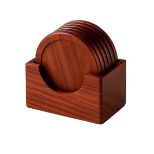 Posavasos Redondos Clásicos de Madera de Nogal Ecológicos para Oficina, Hogar y Hotel, para Servir Té/Café con Soporte - Product Image 1