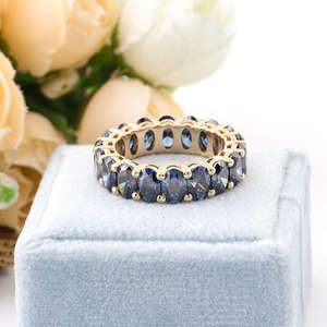 Anillo de Compromiso y Eternidad de Lujo en Oro Amarillo de 14K/18K con Zafiro Azul Corte Ovalado, Joyería Personalizada al por Mayor - Product Image 2
