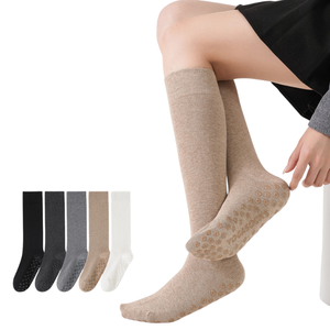 Chaussettes de yoga pour femmes, montantes, en coton peigné, pour jambes affinées, chaussettes de danse pour mollets, longues, avec adhérence, pour le sport et l'amincissement - Product Image 4