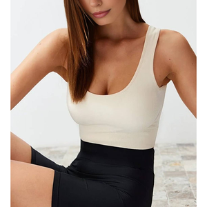 Haut de sport respirant en Spandex/Nylon pour jeune fille, idéal pour le tennis, le yoga et l'entraînement, avec soutien-gorge intégré et design sans manches. - Product Image 6