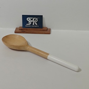 Cuillère de cuisine en bois faite à la main avec manche en résine blanche, cuillère de service en bois de hêtre naturel, ustensile de cuisine écologique - Product Image 2