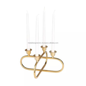 Chandelier géométrique en acier inoxydable doré Chandelier en métal à quatre chandeliers Décoratif pour la maison et les cadeaux - Product Image 1