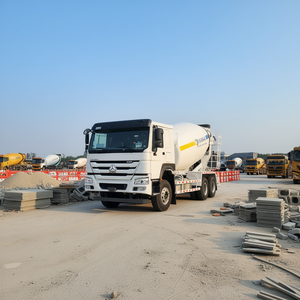 Camion malaxeur à béton Howo 8 mètres cubes 129 kW, malaxeur à ciment mobile pour la construction - Product Image 3