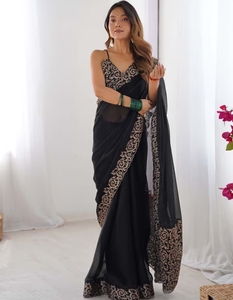 Sari KV negro bordado con blusa sin coser - Product Image 2