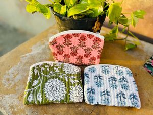 Monedero Acolchado Estilo Vintage con Diseño Floral, Cartera Pequeña con Cierre, Organizador para Tarjetas, Bolsa de Regalo con Flores Variadas - Product Image 4