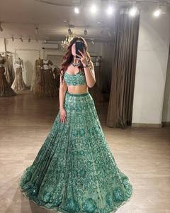 Conjunto de Lehenga Choli Tradicional Indio Pakistaní Verde Bordado para Mujer, Vestido de Boda, Corte Regular, Poliéster Elástico - Product Image 1