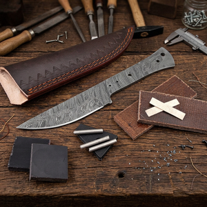 Cuchillo de camping hecho a mano con hoja de acero de Damasco de espiga completa, mango de micarta y funda de cuero fino, cuchillo para exteriores, cuchillo de moda. - Product Image 1