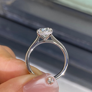 Bague de fiançailles et de mariage classique en or blanc 14 carats avec diamant ovale de 2,30 carats cultivé en laboratoire, certifiée Eternity Vermeil - Product Image 2