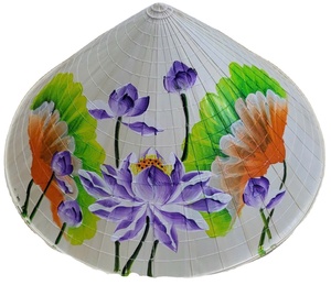 Chapeau conique vietnamien écologique dessiné à la main avec motif floral, décoration murale en paille de bambou faite à la main, fournisseur en gros du Vietnam - Product Image 4