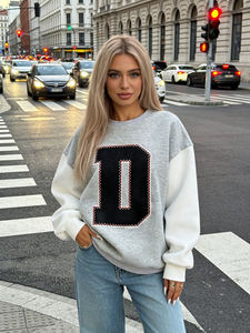 <span class=keywords><strong>Sudadera</strong></span> Oversize de Cuello Redondo para Mujer, <span class=keywords><strong>Gris</strong></span> y Blanco <span class=keywords><strong>con</strong></span> Bloques de Color, Letra D Bordada, Hombros Caídos, Manga Larga, Otoño - Product Image 6