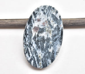 AAMNA GEMS Cabochon de pierre précieuse artisanal en Hornblende naturelle de haute qualité, taille brillante, couleurs blanc et noir, taille personnalisable, troisième qualité - Product Image 5