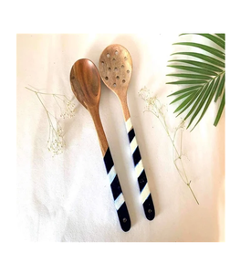 Cuillère/Fourchette en Bois Émaillé Imprimé avec Motif Olive – Ustensiles de Cuisine Élégants – Ensemble de Cuillères à Épices en Bois à Long Manche - Product Image 3