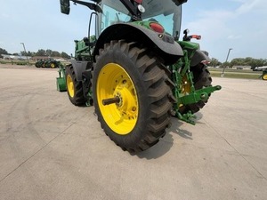 Tracteur agricole 2025 6R 175 Premium prêt à l'exportation - Product Image 3